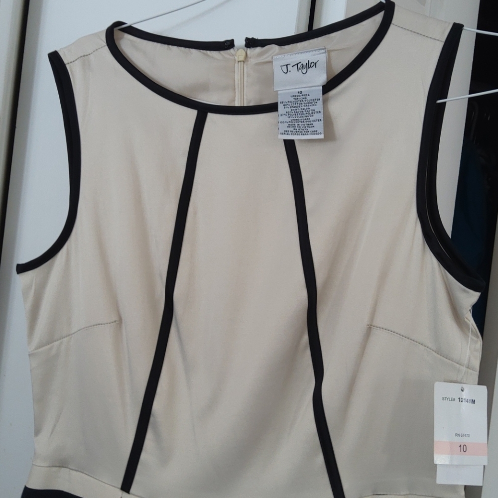 Dress - Picture 3 of 10